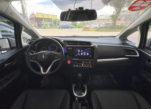 2019 HONDA FIT 1.5 S僅跑萬15萬多KM✅I KEY ✅方向盤快控鍵✅換檔撥片✅中控螢幕✅恆溫空調  第3張相片