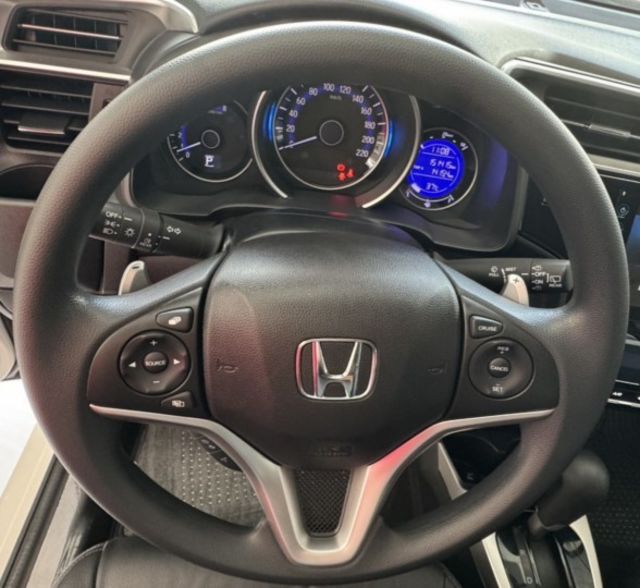 2019 HONDA FIT 1.5 S僅跑萬15萬多KM✅I KEY ✅方向盤快控鍵✅換檔撥片✅中控螢幕✅恆溫空調  第7張相片