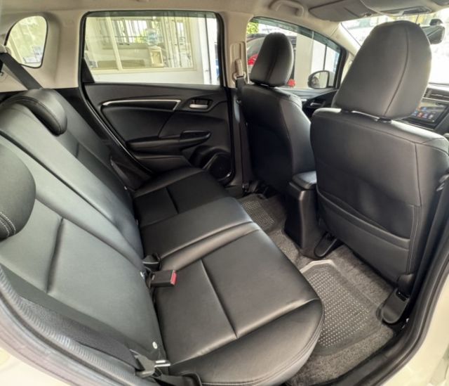 2019 HONDA FIT 1.5 S僅跑萬15萬多KM✅I KEY ✅方向盤快控鍵✅換檔撥片✅中控螢幕✅恆溫空調  第16張相片