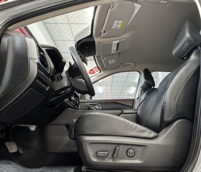 2023 Nissan X-Trail旗艦版僅跑２萬多KM✅I KEY✅環景影像 ✅方向盤快控鍵✅換檔撥片✅電動尾門  第13張相片