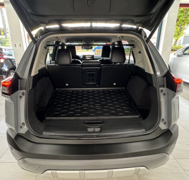 2023 Nissan X-Trail旗艦版僅跑２萬多KM✅I KEY✅環景影像 ✅方向盤快控鍵✅換檔撥片✅電動尾門  第14張相片