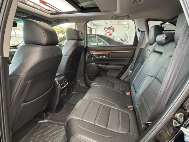 運動休旅車 2019 HONDA CRV 1.5 S僅跑５萬多KM～保證里程✅I KEY✅全景天窗✅電動尾門  第7張相片