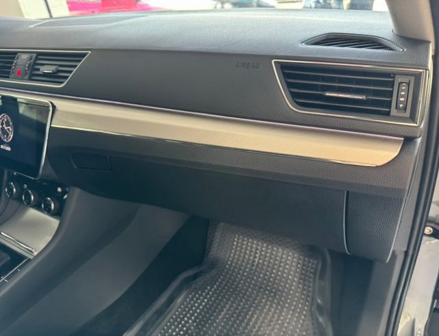 2023 SKODA SUPERB 菁英版 僅跑2萬多KM✅I KEY✅導航✅倒車影像✅定速巡航✅電動尾門✅恆溫空調  第8張相片