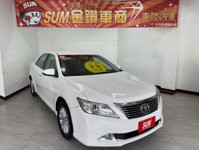 2013 TOYOTA CAMRY 2.0 E~僅跑16萬多KM✅定速巡航✅恆溫空調✅分區溫控✅中控螢幕✅換檔撥片  第1張相片