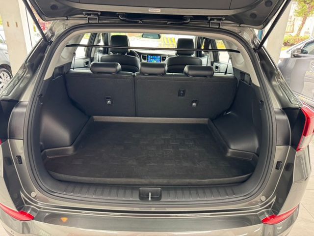 2018 HYUNDAI TUCSON 尊貴TURBO~僅跑6萬多KM✅I KEY✅全景天窗✅駕駛座電動調整✅定速巡航  第15張相片