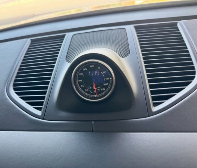 運動休旅車2021 PORSCHE MACAN 2.0T~僅跑３萬多KM✅20吋鋁圈✅原廠保養✅四輪新胎✅I KEY  第7張相片