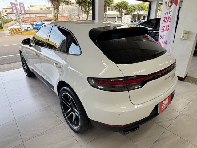 運動休旅車2021 PORSCHE MACAN 2.0T~僅跑３萬多KM✅20吋鋁圈✅原廠保養✅四輪新胎✅I KEY  第15張相片