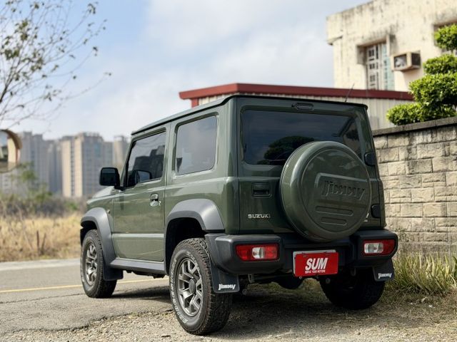 2023 SUZUKI JIMNY 實跑６萬多KM✅定速巡航✅方向盤快控鍵✅恆溫空調✅中控螢幕✅倒車雷達✅倒車影像輔助  第3張相片