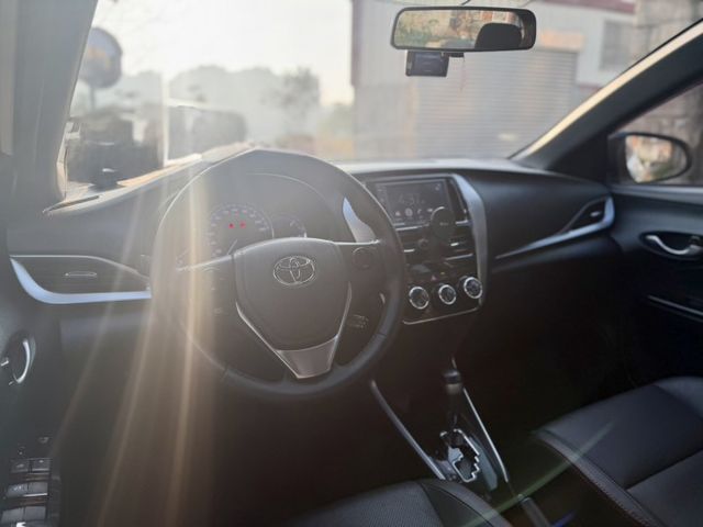 2018 TOTOYA YARIS 1.5 S~實跑15萬多KM✅I KEY✅空力套件✅定速巡航✅方向盤快控鍵✅換檔撥片  第7張相片