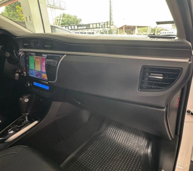 2015 TOYOTA COROLLA ALTIS實跑11萬多KM✅I KEY✅方向盤快控鍵✅恆溫空調✅定速巡航✅倒車雷  第11張相片