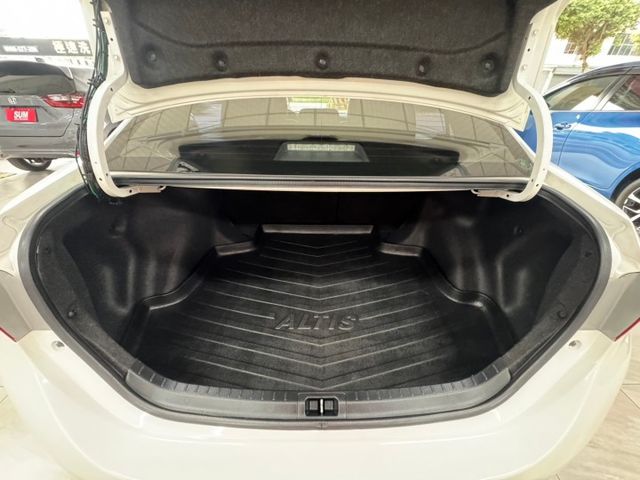 2015 TOYOTA COROLLA ALTIS實跑11萬多KM✅I KEY✅方向盤快控鍵✅恆溫空調✅定速巡航✅倒車雷  第18張相片