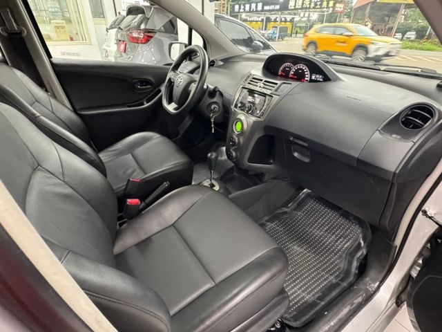 2014 TOTOYA YARIS實跑10萬多KM～保證里程✅方向盤快控鍵✅恆溫空調蜂鳴式✅倒車輔助系統✅電動折疊後視鏡  第4張相片