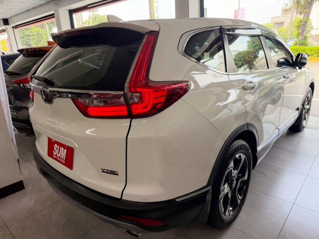 2018 HONDA CRV 1.5 S~實跑1０萬多KM✅定速巡航✅全景式電動天窗✅電動尾門✅車道維持輔助✅碰撞緩解煞  第10張相片