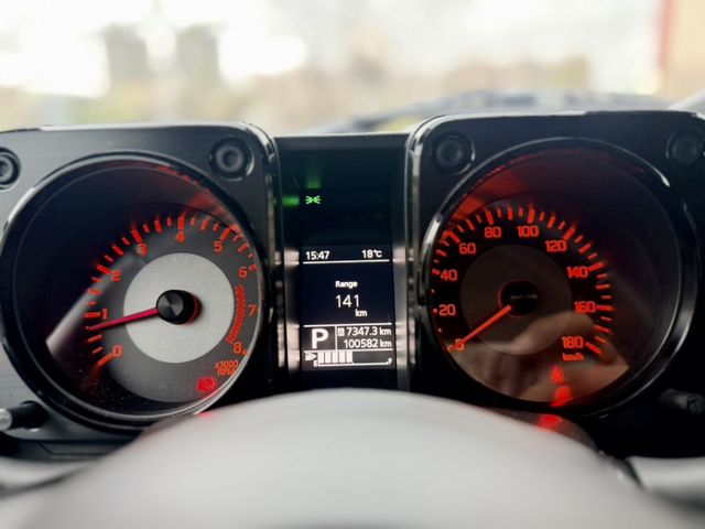 2021 SUZUKI JIMNY 1.5 GLX輕型越野車~實跑10萬多KM✅定速巡航✅方向盤快控鍵✅恆溫空調✅中控螢  第6張相片