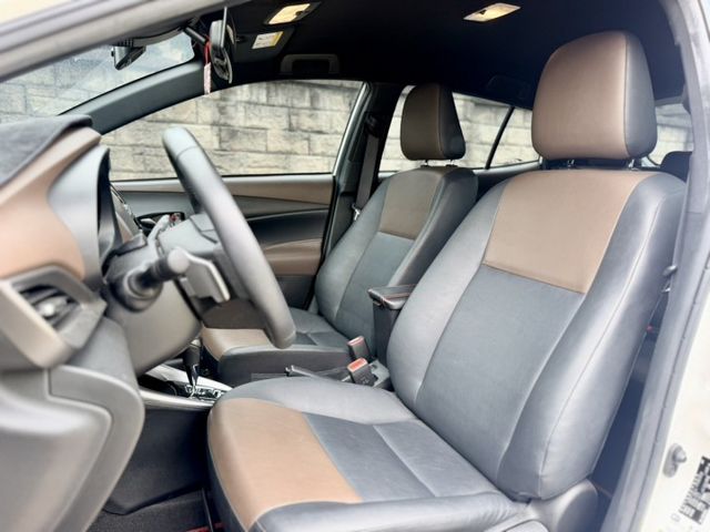 2022 TOTOYA YARIS CROSSOVER~實跑2萬多KM✅I KEY✅方向盤快控鍵✅恆溫空調✅換檔撥片  第4張相片