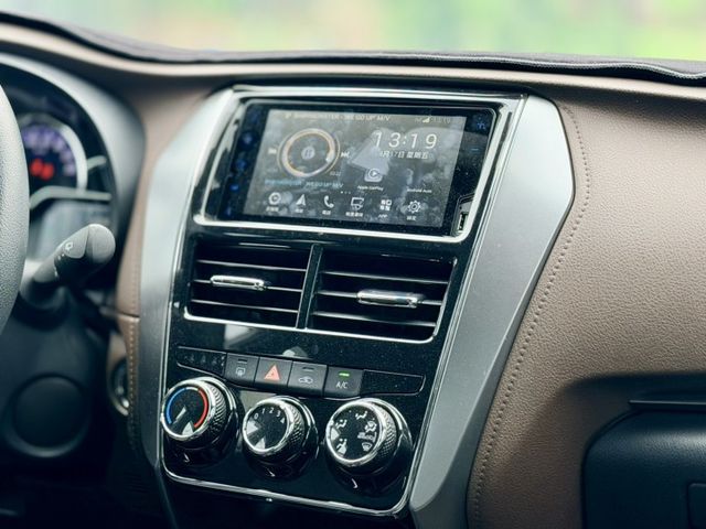 2022 TOTOYA YARIS CROSSOVER~實跑2萬多KM✅I KEY✅方向盤快控鍵✅恆溫空調✅換檔撥片  第8張相片