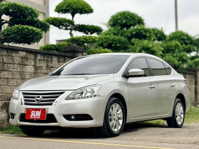 2016 NISSAN SENTRA~實跑１０萬多KM～保證里程✅定速巡航✅方向盤快控鍵✅後座出風口✅倒車輔助系統  第1張相片