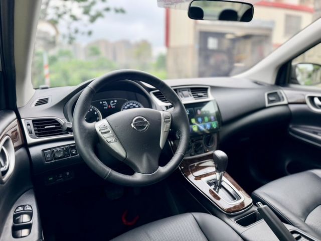 2016 NISSAN SENTRA~實跑１０萬多KM～保證里程✅定速巡航✅方向盤快控鍵✅後座出風口✅倒車輔助系統  第3張相片
