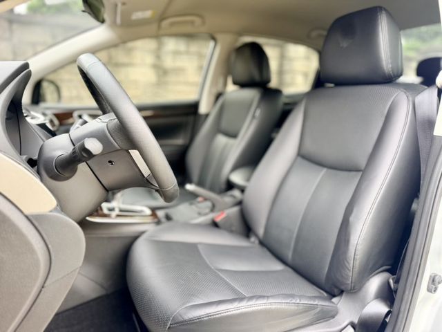 2016 NISSAN SENTRA~實跑１０萬多KM～保證里程✅定速巡航✅方向盤快控鍵✅後座出風口✅倒車輔助系統  第9張相片