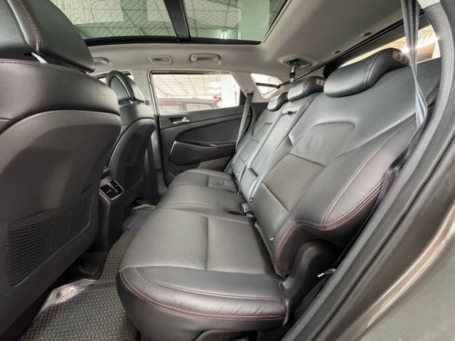 ❱❱❱TUCSON 尊貴TURBO運動休旅車✔️一手車✔️原鈑件✅I KEY✅全景天窗✅駕駛座電動調整✅定速巡航  第4張相片