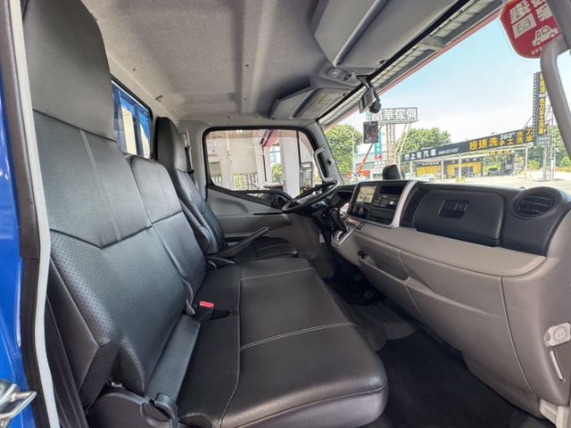 ❱❱❱車況極新✔️空間實用好載貨✔️原鈑件✔️一手車✔️低里程 ✅環景✅盲點✅中控鎖✅ABS防鎖死✅衛星導航✅倒車顯影  第4張相片