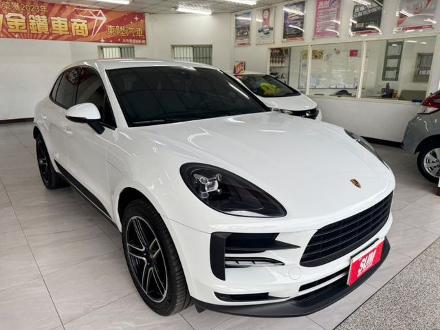 運動休旅車2021 PORSCHE MACAN 2.0T~僅跑３萬多KM✅20吋鋁圈✅原廠保養✅四輪新胎✅I KEY  第19張相片