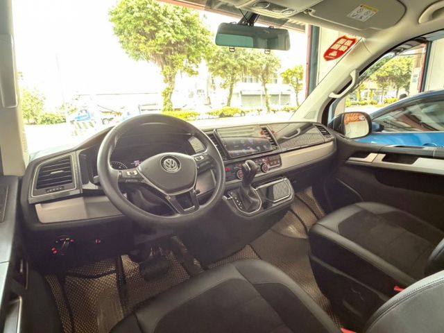 ❱❱❱市場稀有廂型休旅車~鋁圈正BBS~車宿露營 ✅原版件✅低里程✅電動雙側滑門✅電動尾門✅後座折疊小桌  第2張相片