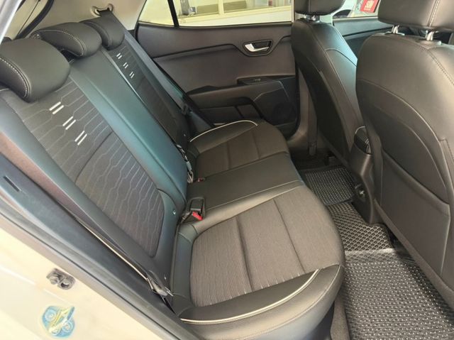 ❱❱❱1.0T 智慧油電時尚版✔️省油✔️舒適與駕馭樂趣  ✅原鈑件✅低里程✅定速巡航✅恆溫空調✅方向盤快控鍵✅中控螢幕  第7張相片