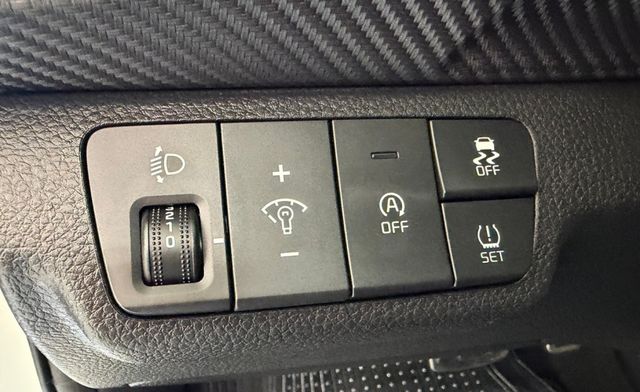 ❱❱❱1.0T 智慧油電時尚版✔️省油✔️舒適與駕馭樂趣  ✅原鈑件✅低里程✅定速巡航✅恆溫空調✅方向盤快控鍵✅中控螢幕  第9張相片