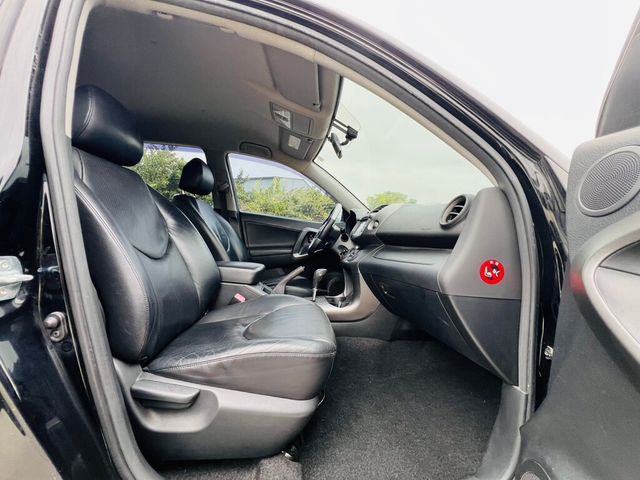 TOYOTA豐田 RAV4  第4張相片
