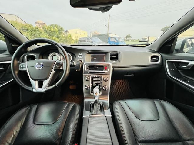 VOLVO富豪 V60  第3張相片