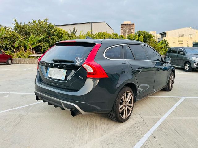 VOLVO富豪 V60  第7張相片