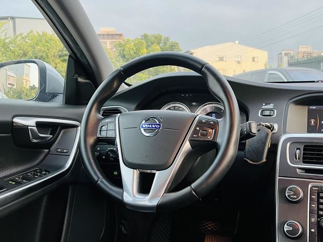 VOLVO富豪 V60  第8張相片
