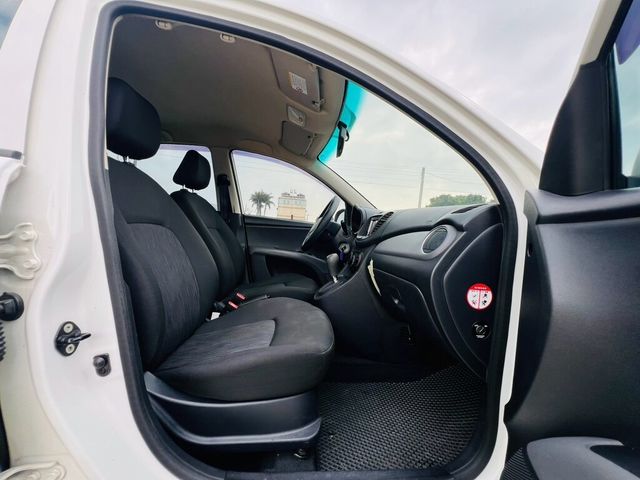 HYUNDAI現代 I10  第7張相片