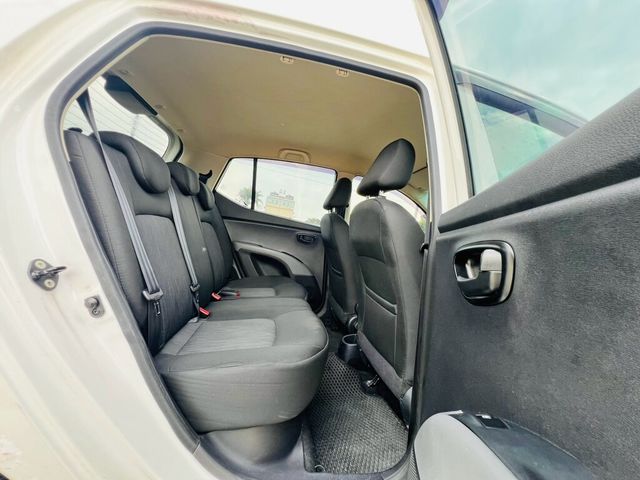 HYUNDAI現代 I10  第9張相片