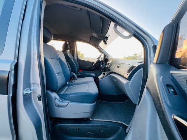 HYUNDAI現代 STAREX  第7張相片
