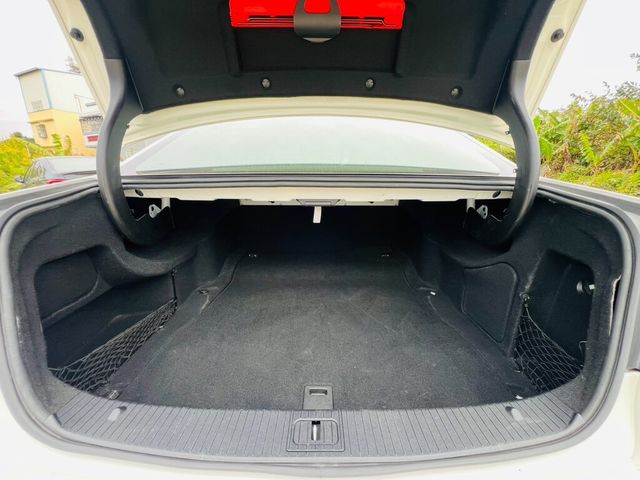 M-BENZ賓士 E350  第9張相片