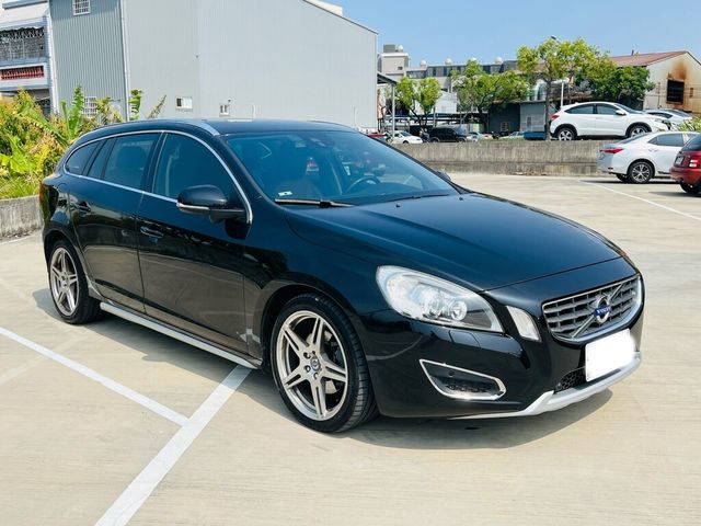 VOLVO富豪 V60  第2張相片