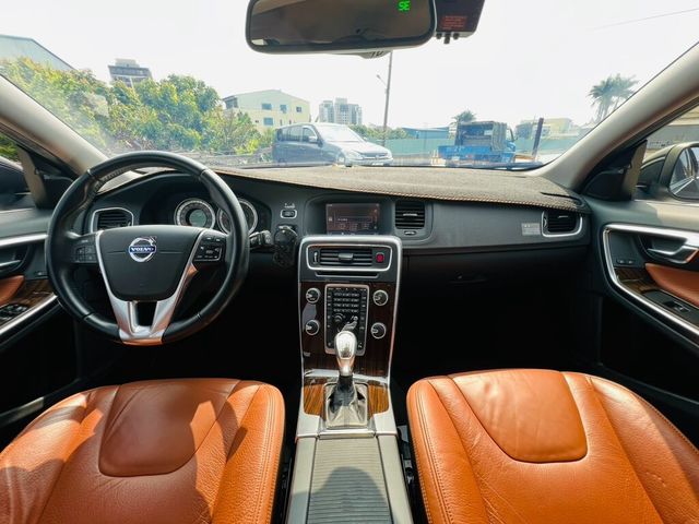 VOLVO富豪 V60  第3張相片
