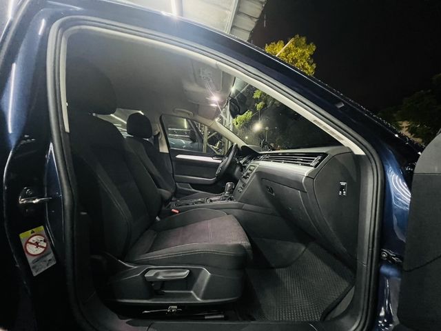 VOLKSWAGEN福斯 PASSAT VARIANT  第7張相片