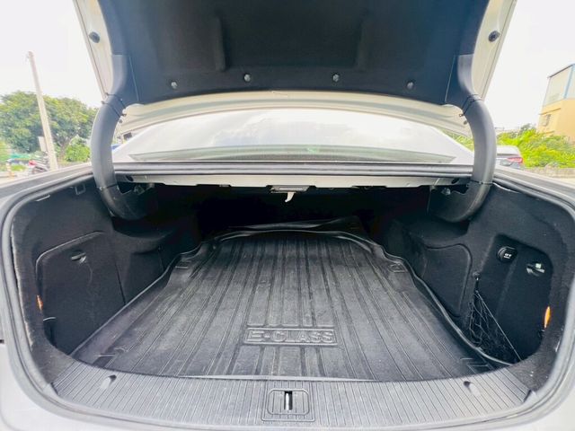 M-BENZ賓士 E350  第11張相片