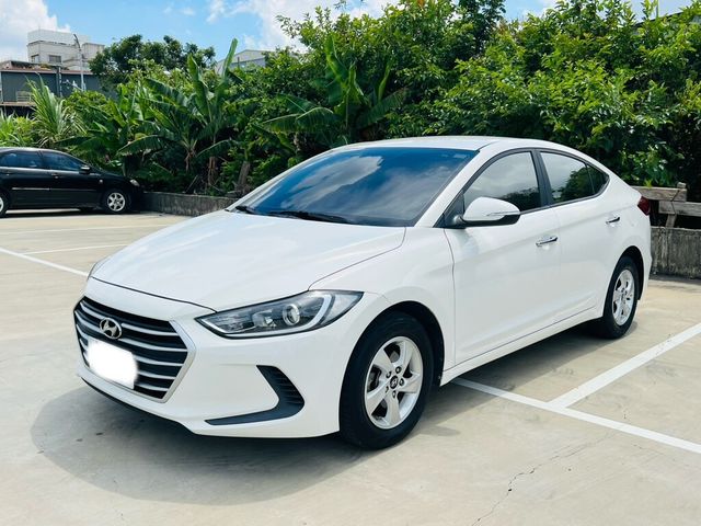 HYUNDAI現代 ELANTRA  第1張相片