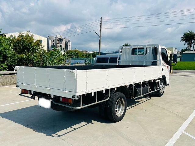 MITSUBISHI三菱 GALANT  第9張相片