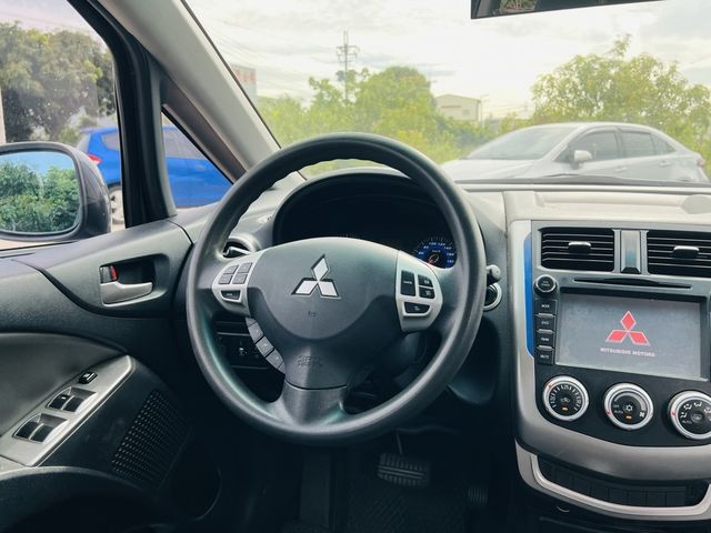 MITSUBISHI三菱 COLT PLUS  第3張相片