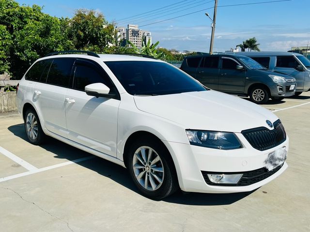 SKODA司科達 OCTAVIA COMBI  第2張相片