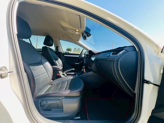 SKODA司科達 OCTAVIA COMBI  第4張相片