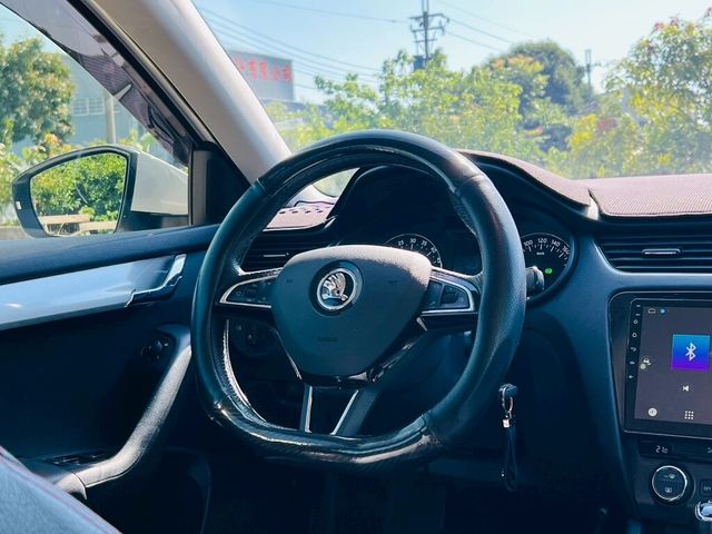 SKODA司科達 OCTAVIA COMBI  第9張相片