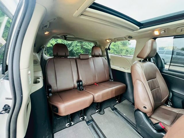 TOYOTA豐田 SIENNA  第6張相片