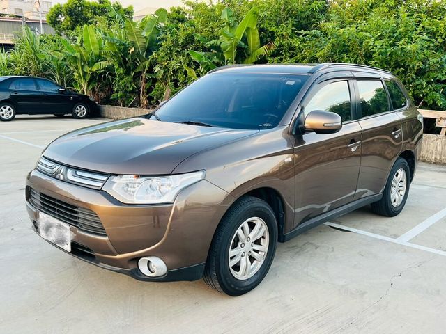 MITSUBISHI三菱 OUTLANDER  第1張相片