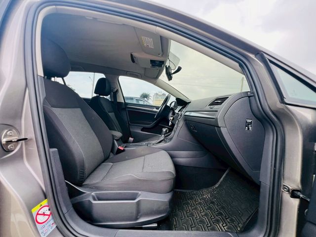 VOLKSWAGEN福斯 GOLF  第4張相片